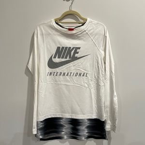 Nike International Long-sleeve top